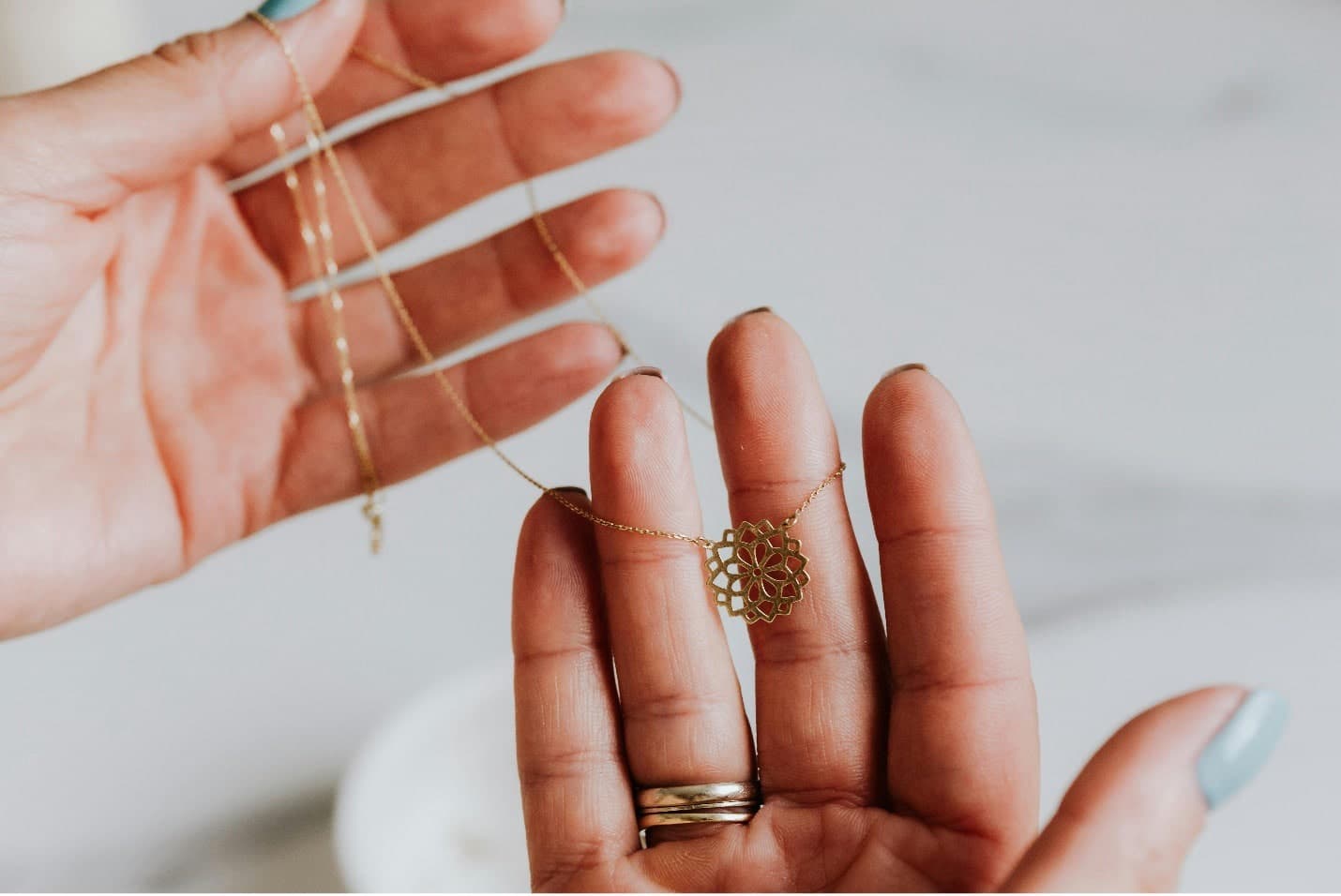 The Best Dropshipping Niches For 2026: Small Fashion Accessories