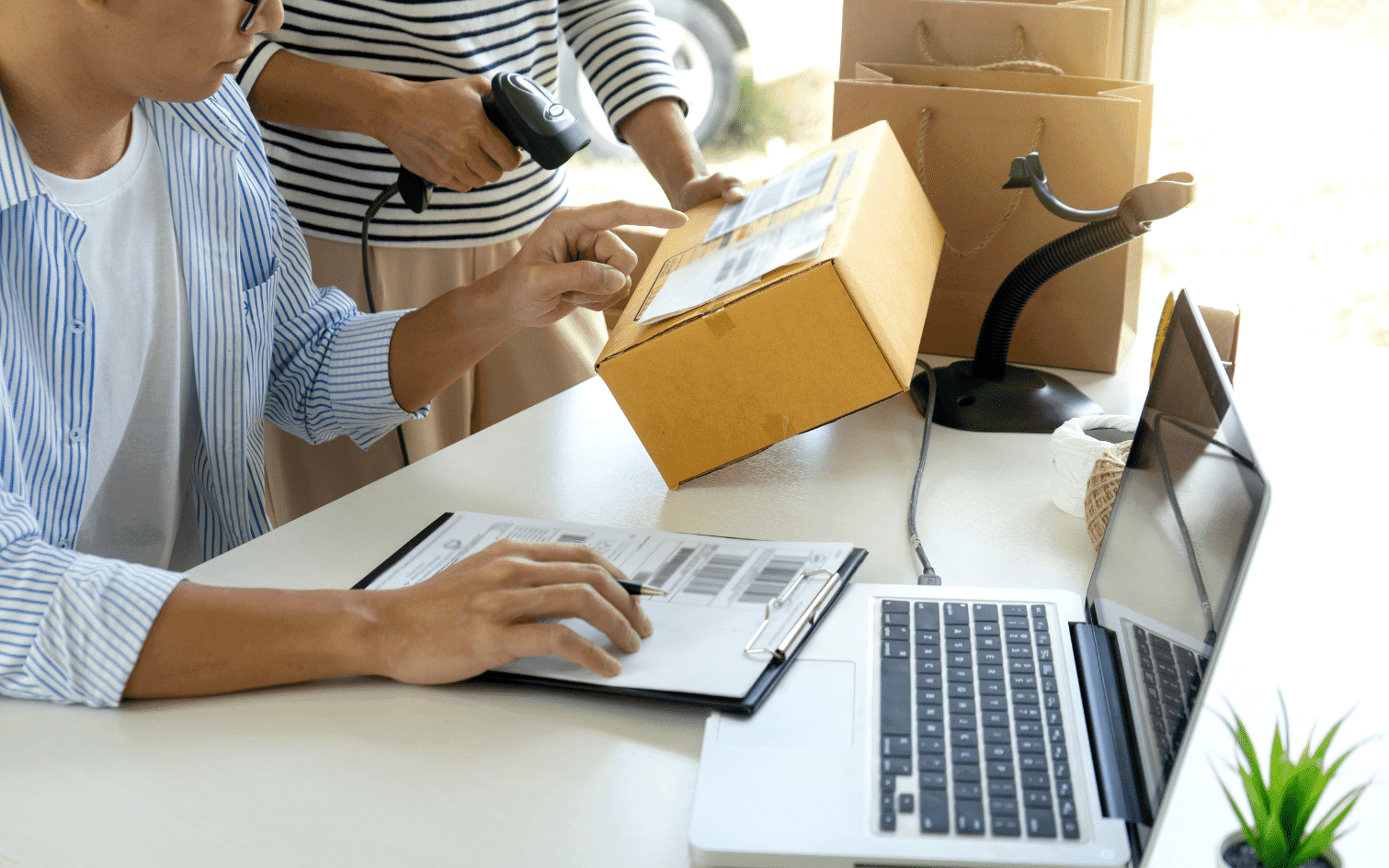 10 Dropshipping Tips For Running A Profitable Business