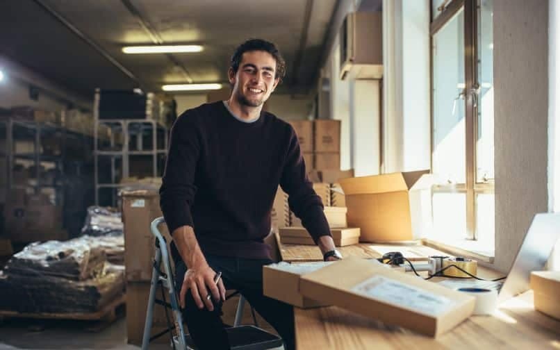 E-Commerce VS Dropshipping: Simplified For Beginners